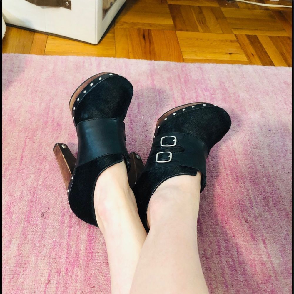 Ugg heeled platform bootie